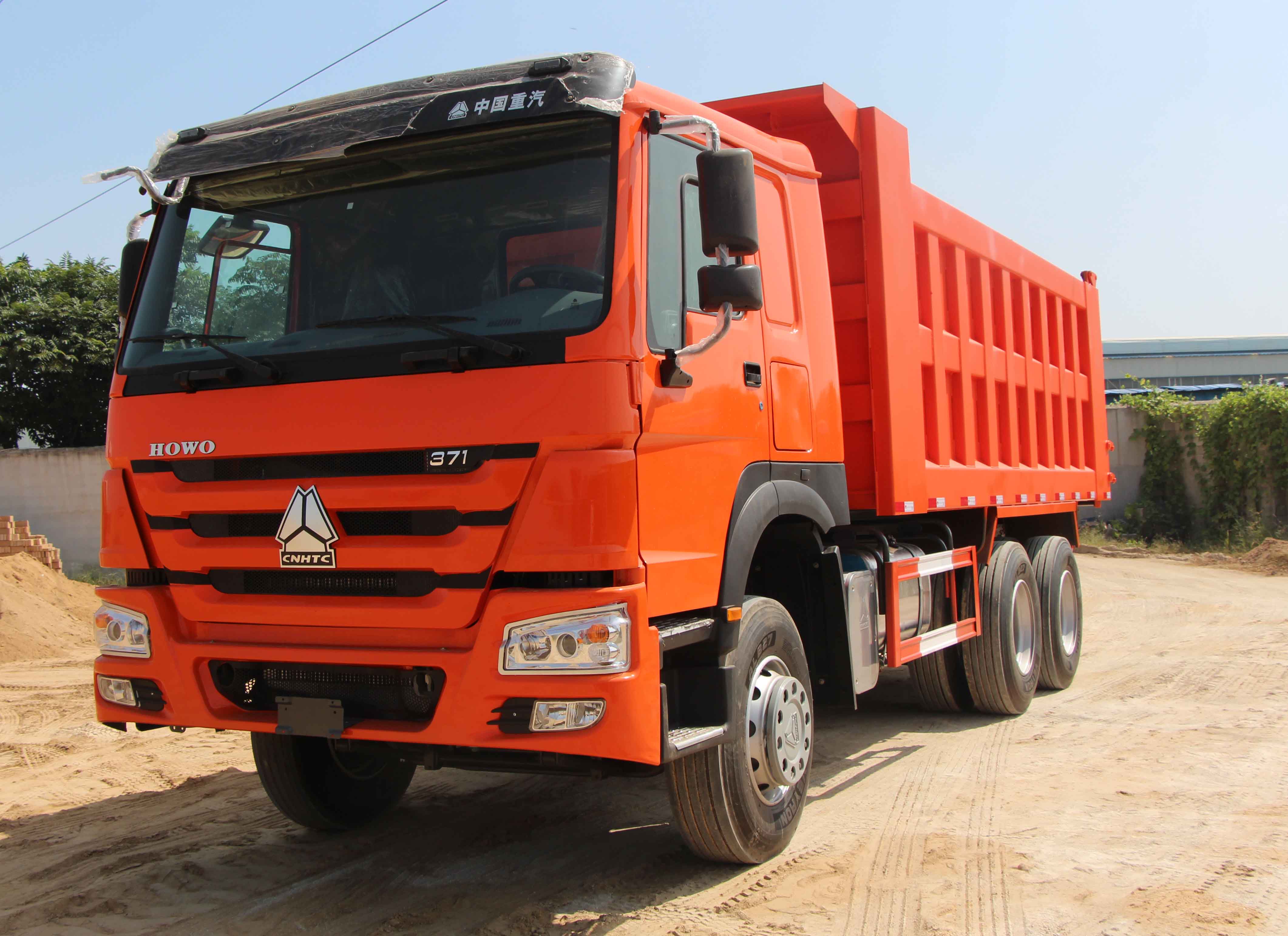 2 Sets of Sinotruk HOWO Dump Truck to Asia