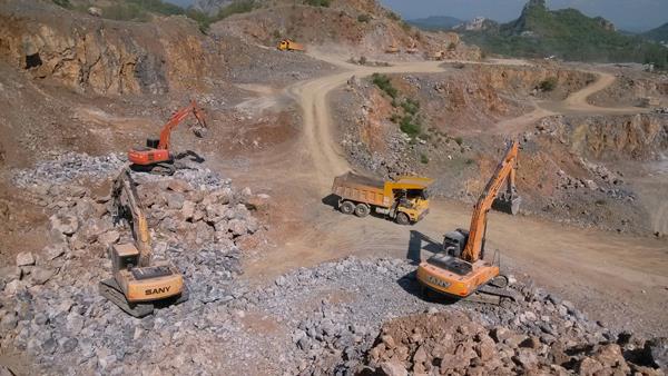 Guidelines for Excavator Machine Working in Rainy Days
